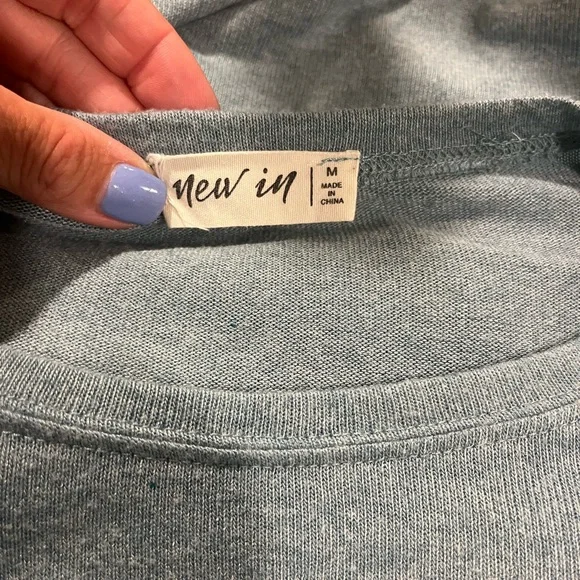 Women's Long Sleeve Puffy Sleeve - comfy Dress up or dress down -Size La… - Picture 7 of 7